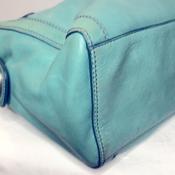 FOSSIL sea foam genuine leather bag. Silver hardware. 3 compartments inside. - Picture 13 of 17